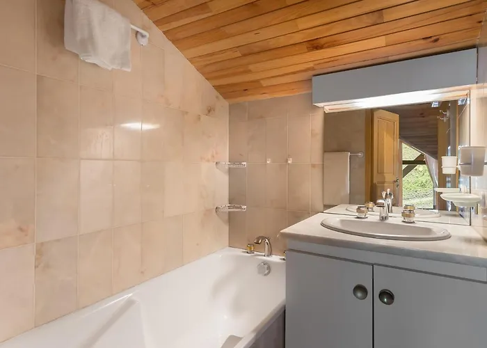 Duplex A 1850: Proche Centre Et Pistes, 6 Pers., Parking - Fr-1-564-12 Courchevel